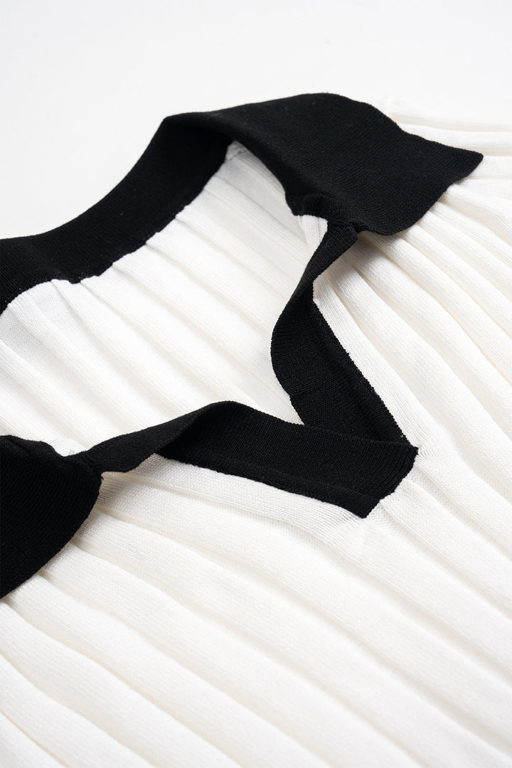 Knit Contrast V-Neck Short-Sleeve Top